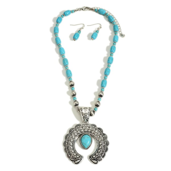 Turquoise Beaded Necklace Featuring Silver Tone Western Crescent