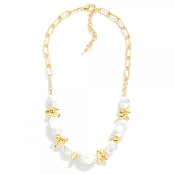 Metal Chain Link Necklace Featuring Pearl and Gold Tone Accents 

- Approximately 16" L
-Extender 3" L