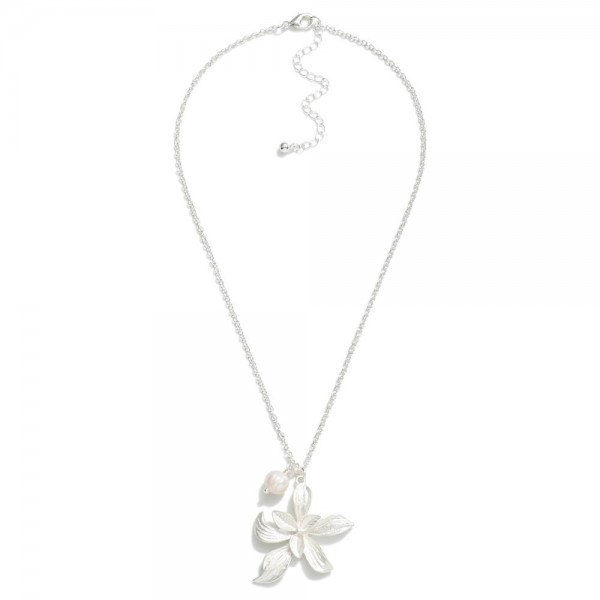 Chain Link Necklace Featuring Metal Tone Flower & Pearl Pendant 

- Approximately 16" L
- Extender 3" L 