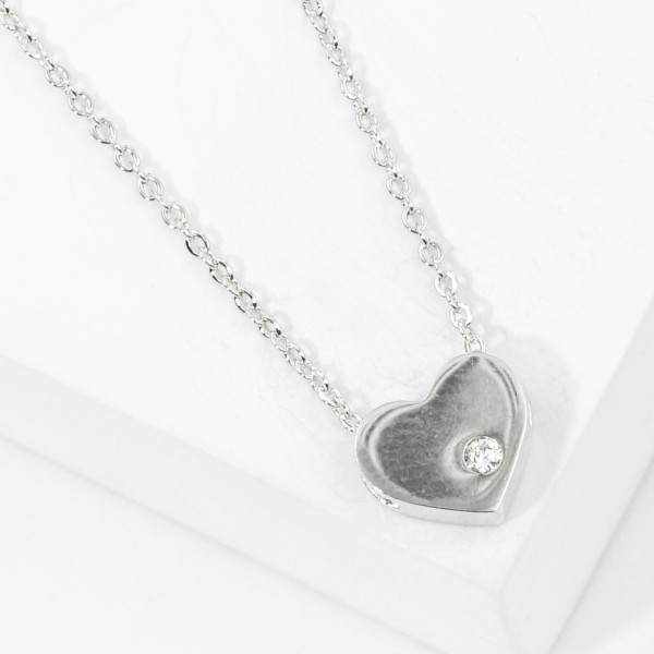 Wholesale dainty Chain Link Necklace Metal Heart Pendant Cubic Zirconia Accent L