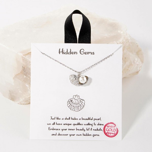 Wholesale dainty Chain Link Necklace Metal Cubic Zirconia Shell Pendant Pearl Ac