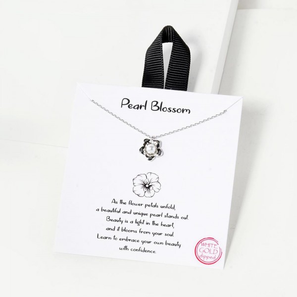Wholesale dainty Chain Link Necklace Metal Flower Pendant Pearl Accent L Extende