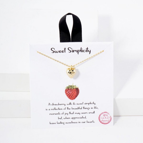 Wholesale dainty Chain Link Necklace Metal Strawberry Pendant L Extender L Hypoa