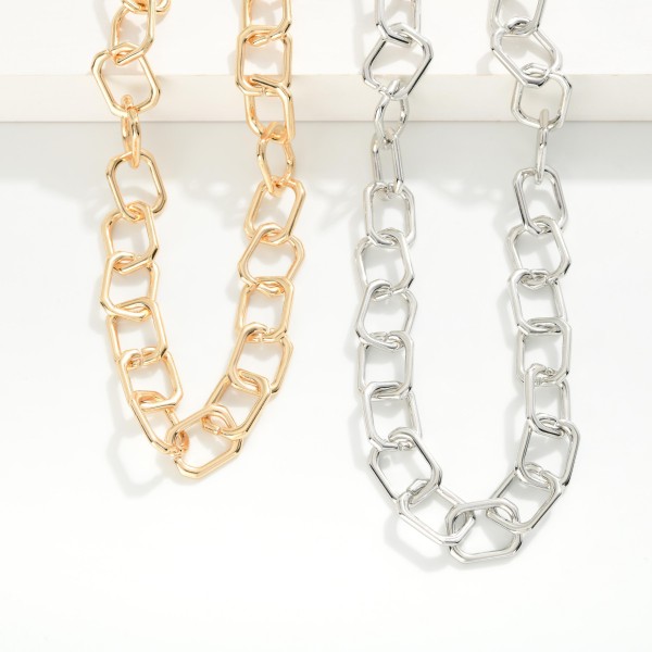 Square Chain Link Necklace 

- Approximately 14" L
- Extender 3" L