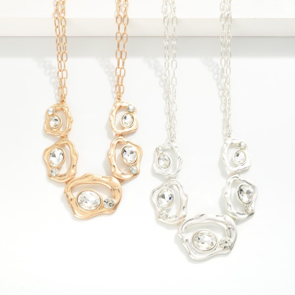Layered Chain Link Necklace Featuring Hollow Geometric Shapes With Rhinestone Details 

- Approximately 16" L
