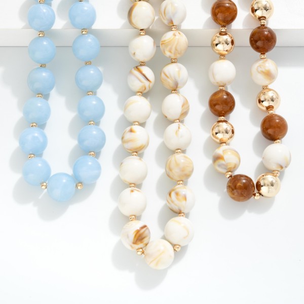 Chunky Marbled Acetate Bead Beaded Necklace 

- Approximately 14" L
- Extender 3" L