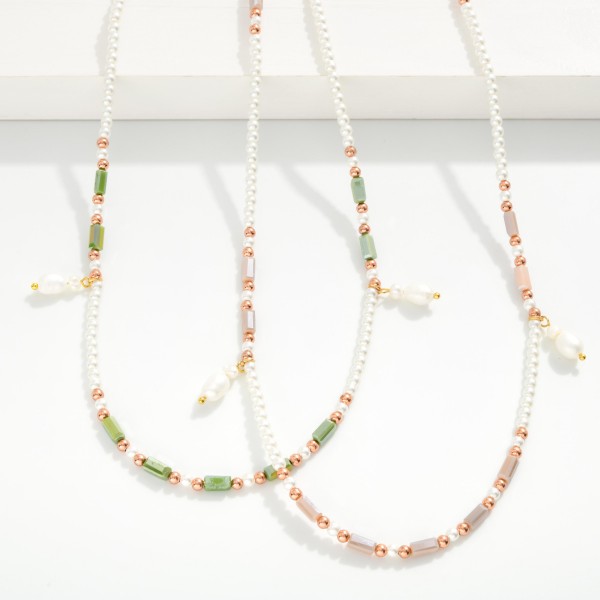 Pearl & Faceted Beaded Necklace 

- Approximately 20" L 