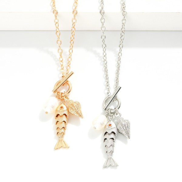 Chain Link Necklace Featuring Fish Pendant & Toggle Clasp 

- Approximately 20" L 