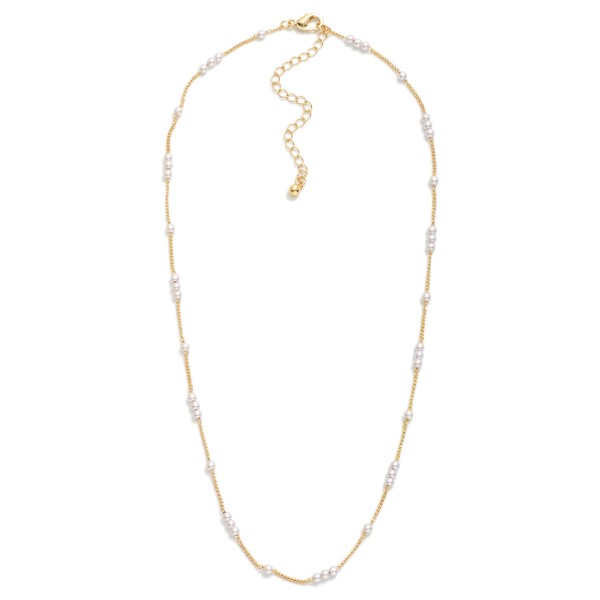 Chain Link Necklace Featuring Pearl Cluster Stations 

- Approximately 16" L
- Extender 3" L