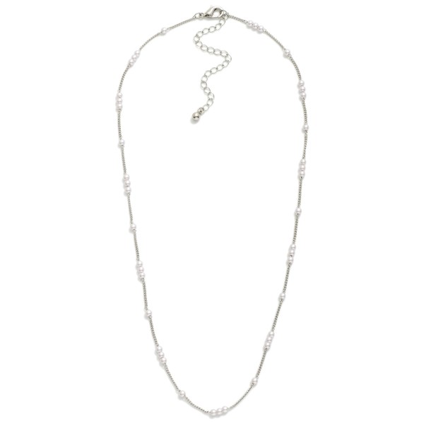 Chain Link Necklace Featuring Pearl Cluster Stations 

- Approximately 16" L
- Extender 3" L