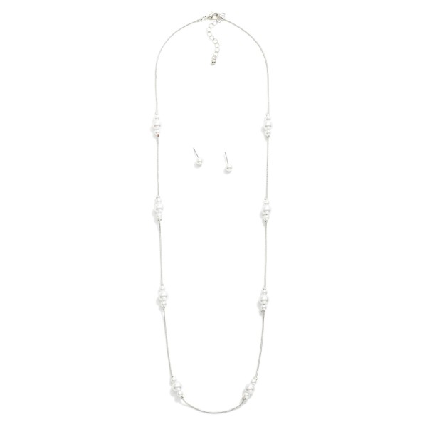 Snake Chain Necklace Featuring Pearl Cluster Stations 

- Pearl Stud Earrings Included 
- Approximately 16" L
- Extender 3" L