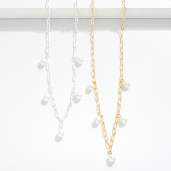 Matte Metal Paperclip Chain Link Necklace Featuring Pearl Charms 

- Approximately 16" L
- Extender 3" L