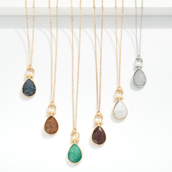 Metal Tone Chain Link Necklace Necklace Featuring Glittery Stone Teardrop Pendent

- Approximately 20" L 
- Extender 3" L 