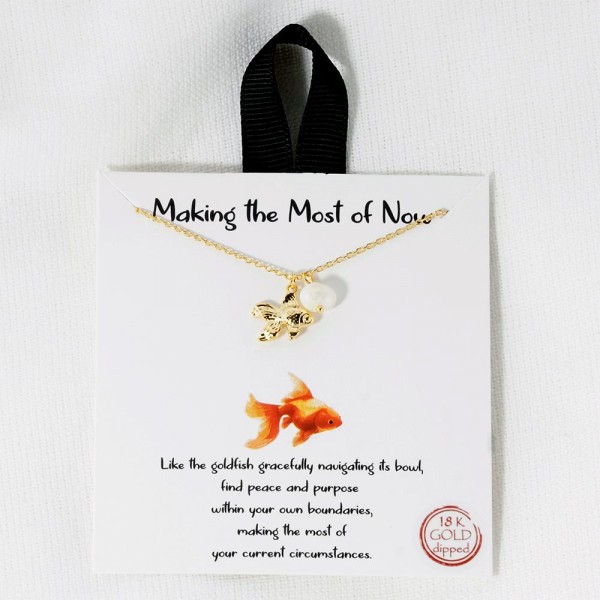 Wholesale dainty Chain Link Necklace Metal Fish Pearl Pendant L Extender L Hypoa