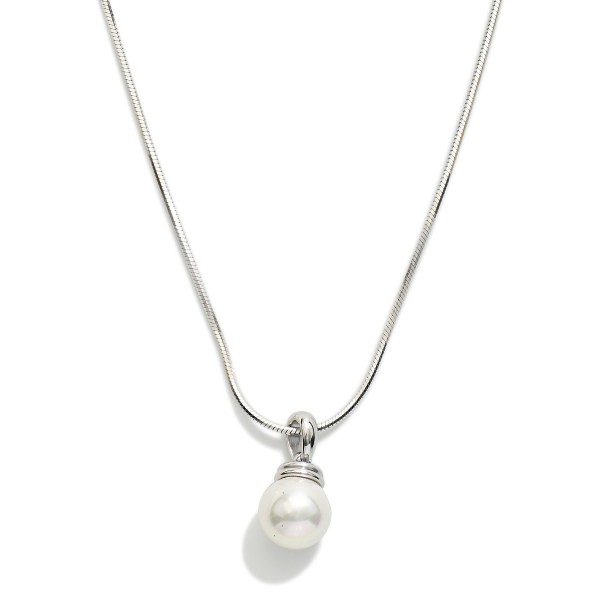 Snake Chain Necklace Pearl Pendant

- Stainless Steel
- Water Resistant
- Approximately 16" L
- Extender 2" L