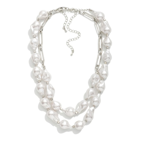 Layered Baroque Pearl & Chain Link Necklace 

- Approximately 16" L
- Extender 3" L