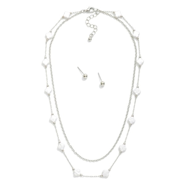 Layered Chain Link Necklace With Pearl Clover Stations 

- Metal Tone Ball Studs Included 
- Approximately 16" L
- Extender 2" L