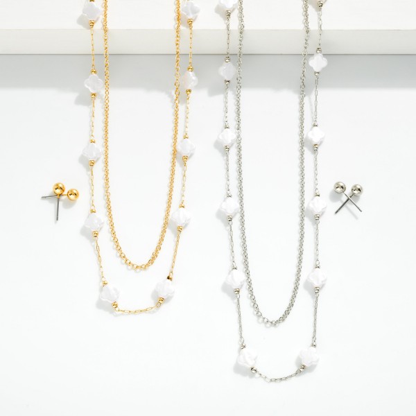 Layered Chain Link Necklace With Pearl Clover Stations 

- Metal Tone Ball Studs Included 
- Approximately 16" L
- Extender 2" L