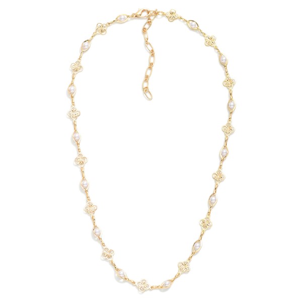 Chain Link Necklace Featuring Clover & Pearl Details 

- Approximately 14" L
- Extender 2" L