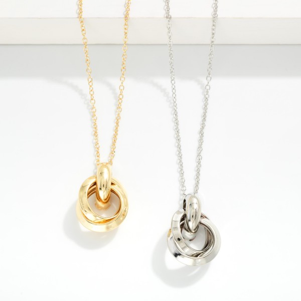 Chain Link Necklace Featuring Metal Tone Door Knocker Pendant 

- Approximately 16" L
- Extender 3" L