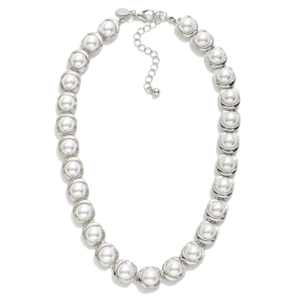 Gold Tone Bordered Pearl Beaded Necklace 

- Approximately 14" L
- Extender 3" L