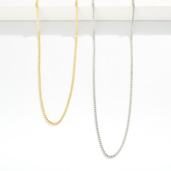 Box Chain Necklace  

- Gold Dipped
- Approximately 16.5" L
- Extender 1" L