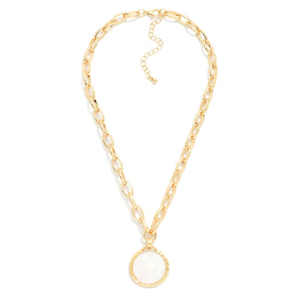 Chain Link Necklace Featuring Round Mother OF Pearl Pendant 

- Approximately 14" L
- Extender 3" L