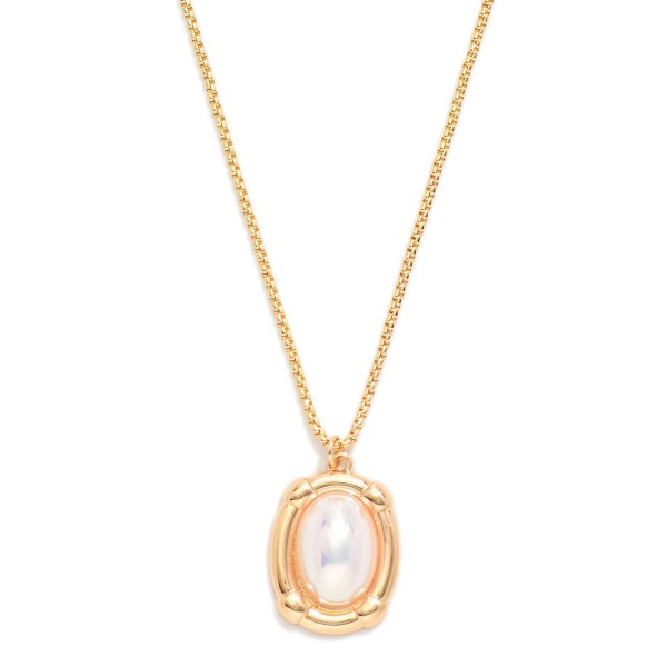 Box Chain Necklace Featuring Metal Tone & Pearlescent Pendant 

- Approximately 16" L
- Extender 3" L 