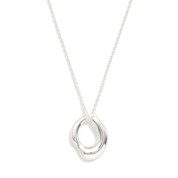 Chain Link Necklace Featuring Hollow Metal Tone Geometric Shape Pendant 

- Approximately 14" L
- Extender 3" L