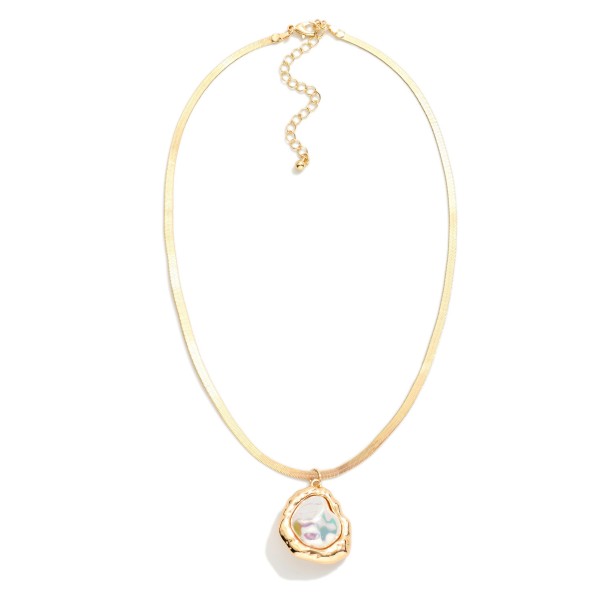 Herringbone Chain Link Necklace Featuring Pearlescent & Metal Tone Pendant

- Approximately 14" L
- Extender 3" L 