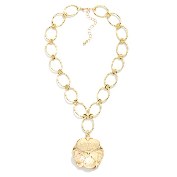 Metal Tone Chain Link Necklace Featuring Metal Tone Flower Pendant 

- Approximately 20" L 
- Extender 3"  