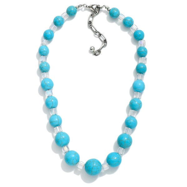 Graduated Bead Necklace With 3D Square Details 

- Approximately 14" L
- Extender 3" L