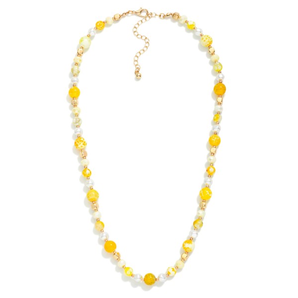 Stone Beaded Necklace With Pearl & Gold Tone Details 

- Approximately 16" L 
- Extender 2" L 