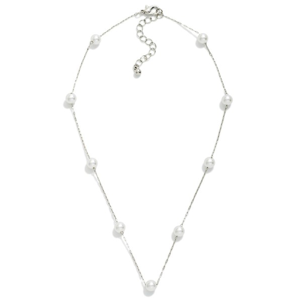 Chain Link Necklace Featuring Pearl Stations 

- Approximately 14" L 