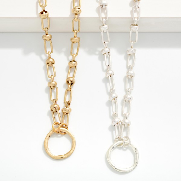 Oval Link Chain Link Necklace With Hoop Details & Metal Circle Pendant 

- Approximately 14" L
