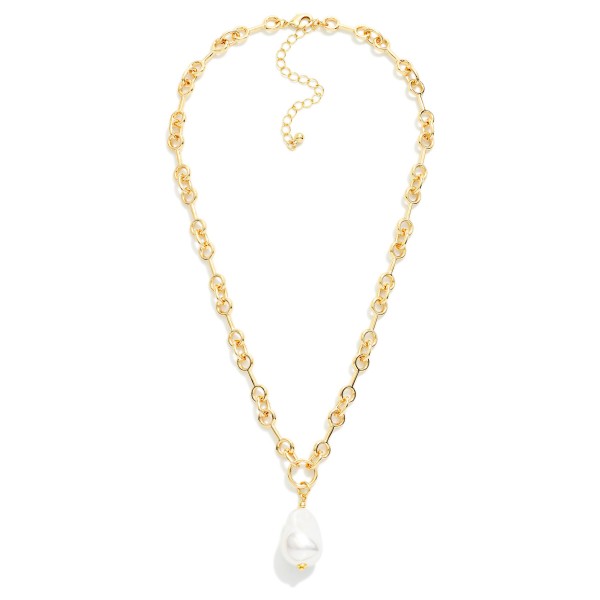 Horsebit Link Chain Link Necklace Featuring Baroque Pearl Pendant

- Gold Dipped 
- Approximately 16" L
- Extender 3" L 

