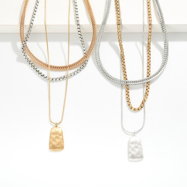 Layered Multi Link Chain Link Necklace Featuring Brushed Metal Pendant 

- Approximately 14-16" L