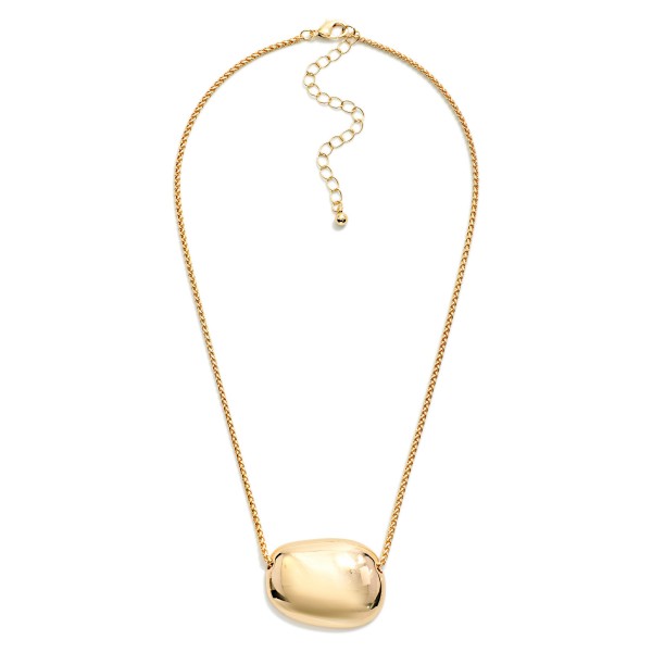 Chain Link Necklace Featuring Metal Tone Oval Pendant 

- Approximately 14" L 
- Extender 2" L 