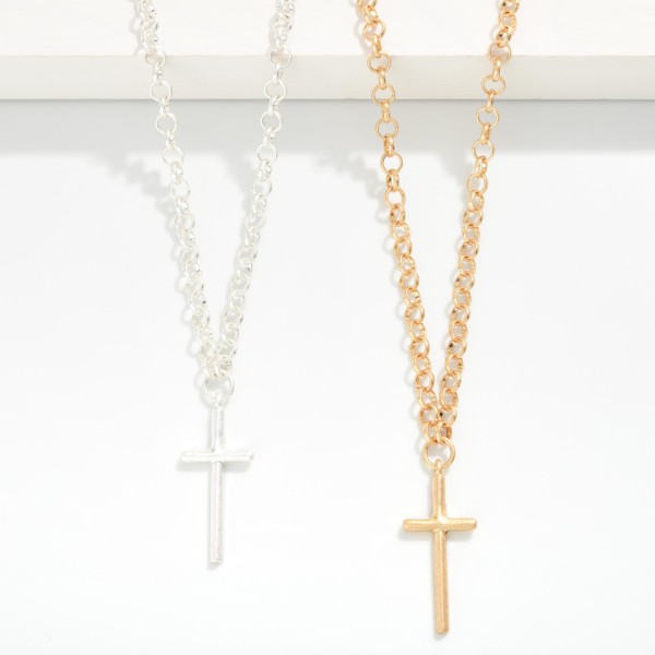 Chain Link Necklace Featuring Metal Tone Cross Pendant 

- Approximately 18" L 
- Extender 3" L 