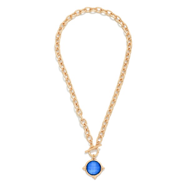 Twisted Chain Link Necklace Featuring Faceted Acetate Circle With Metal Tone Border & Toggle Clasp Pendant 

- Approximately 16" L