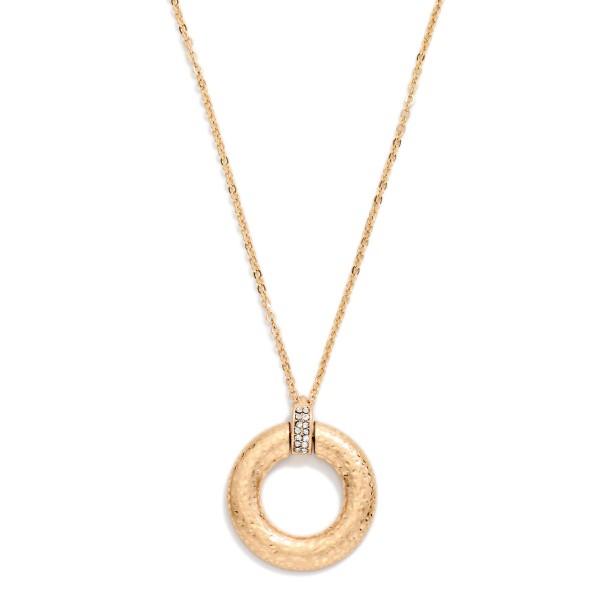 Chain Link Necklace Featuring Hammered Metal Hoop Pendant With Rhinestone Details 

- Approximately 16" L
- Extender 2" L