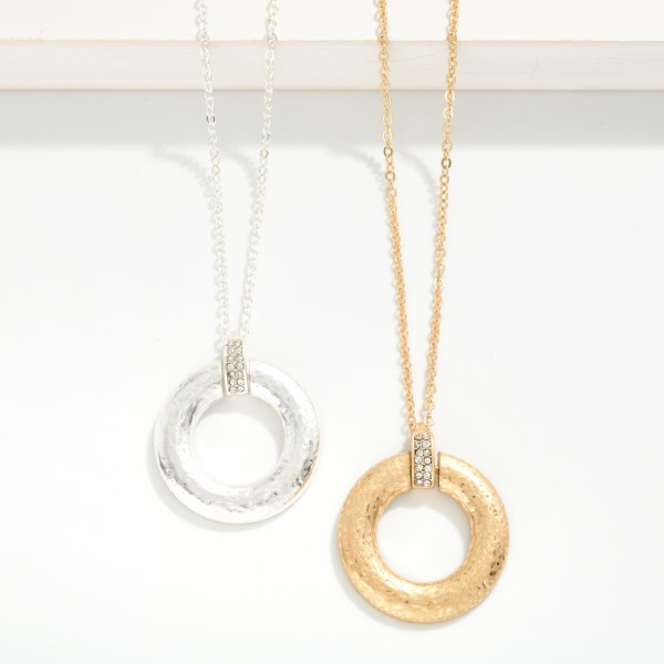 Chain Link Necklace Featuring Hammered Metal Hoop Pendant With Rhinestone Details 

- Approximately 16" L
- Extender 2" L