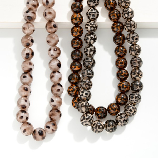 Chunky Acetate Animal Print Bead Beaded Necklace 

- Approximately 14" L
- Extender 3" L