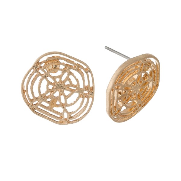 Gold tone, filigree sand dollar studs. Approximately 1" in diameter.