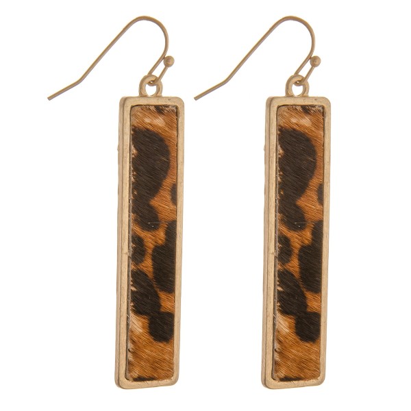 Faux fur leopard print bar earrings.

- Approximately 2.5" in length