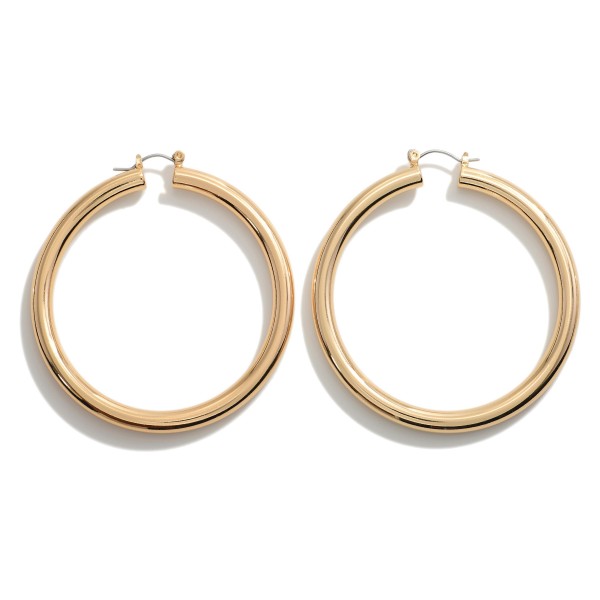 Chunky Brass Hollow Hoop

- Approximately 1-2.25" L
- Genuine Premium Brass Hollow Hoop
- Hypoallergenic 
 
