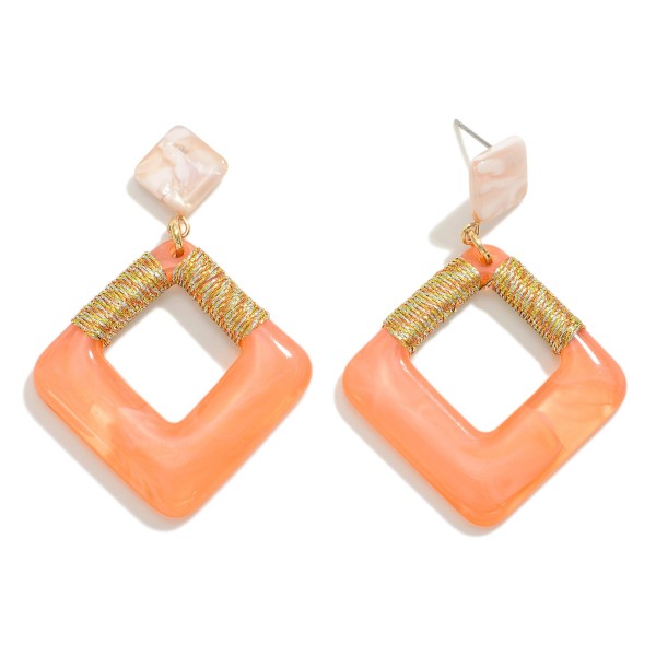 Resin Marbled Diamond Drop Earrings With Metallic Wrapped Thread Accent

- Approximately 2.5" L