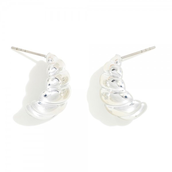 Wholesale metallic Scalloped Post Drop Earrings L