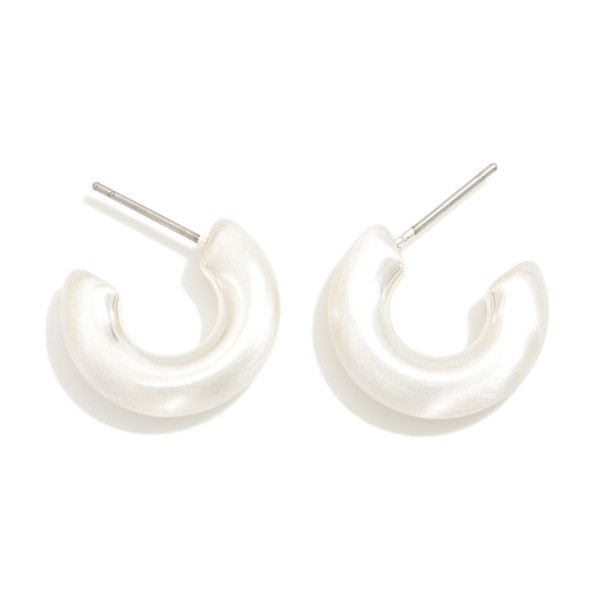 Wholesale brushed Metal Huggie Hoop Earrings Hypoallergenic Titanium Post D