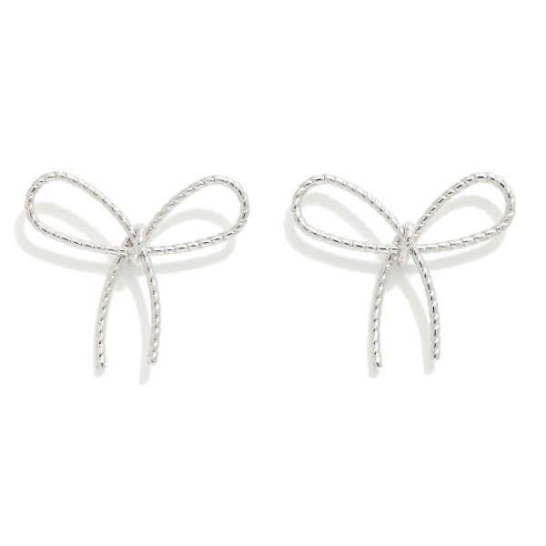 Wholesale twisted Metal Bow Stud Earrings L